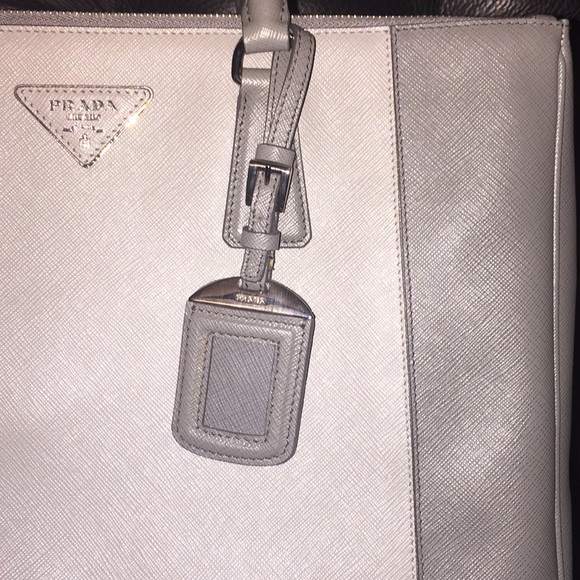Gray Prada Saffiano Lux double zip tote handbag. - Picture 3 of 8
